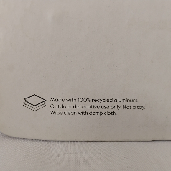 Outdoors Garden Decor Grey & White "Digging in the Garden" Round Aluminum Sign - Picture 9 of 11